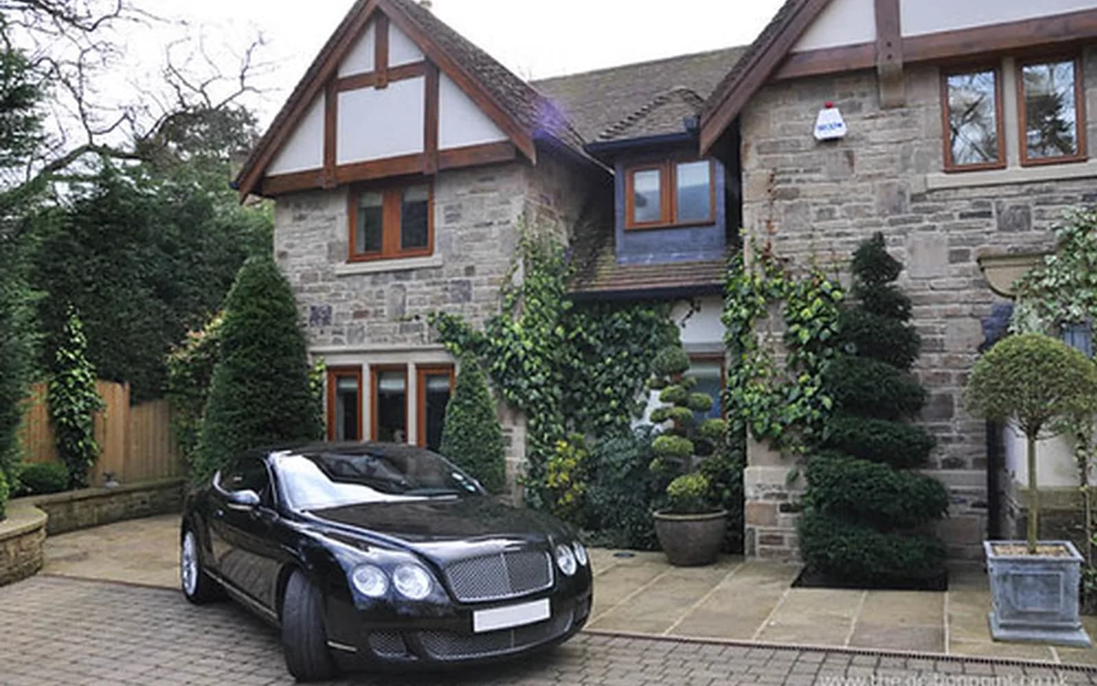 Studio shot 2 — view of the vehicle